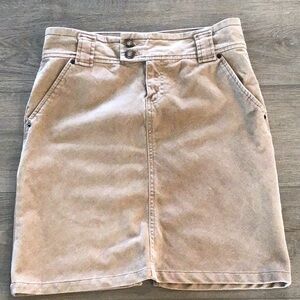 Vintage Gap size 4 tan corduroy skirt